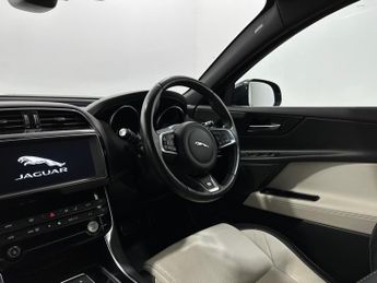 Jaguar XE 2.0i GPF R-Sport Auto AWD Euro 6 (s/s) 4dr