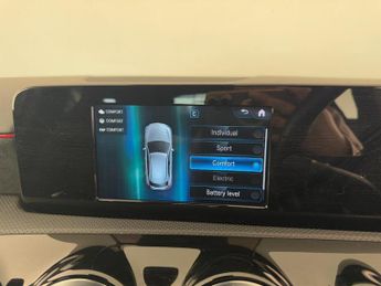 Mercedes-Benz A Class 1.3 A250e 15.6kWh AMG Line 8G-DCT Euro 6 (s/s) 5dr