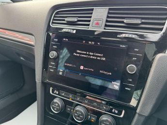 Volkswagen Golf 1.5 TSI EVO R-Line Edition DSG Euro 6 (s/s) 5dr