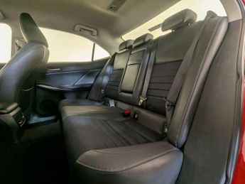 Lexus IS 2.5 300h E-CVT Euro 6 (s/s) 4dr