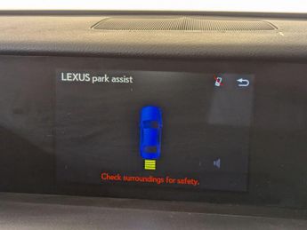 Lexus IS 2.5 300h E-CVT Euro 6 (s/s) 4dr