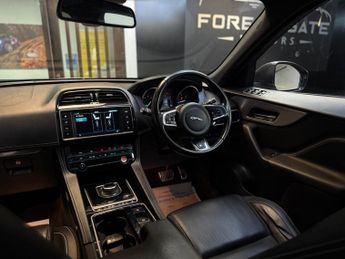 Jaguar F-PACE 2.0 D180 R-Sport Auto AWD Euro 6 (s/s) 5dr