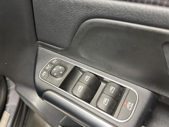 Mercedes-Benz GLA 1.3 GLA200 MHEV Sport (Executive) 7G-DCT Euro 6 (s/s) 5dr