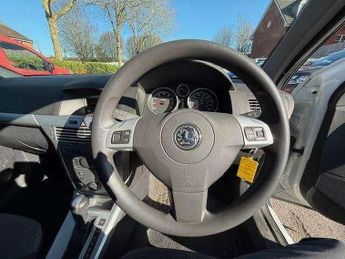 Vauxhall Astra 1.8i 16v Club 5dr