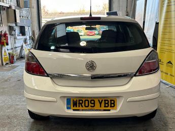Vauxhall Astra 1.8i 16v Club 5dr