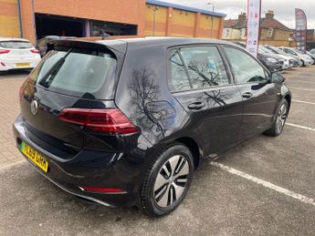Volkswagen e-Golf 35.8kWh e-Golf Auto 5dr