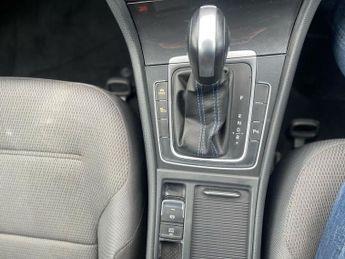 Volkswagen e-Golf 35.8kWh e-Golf Auto 5dr