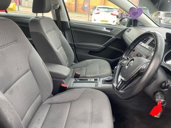 Volkswagen e-Golf 35.8kWh e-Golf Auto 5dr