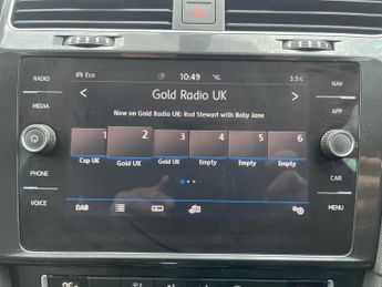 Volkswagen e-Golf 35.8kWh e-Golf Auto 5dr