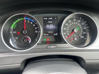 Volkswagen e-Golf 35.8kWh e-Golf Auto 5dr