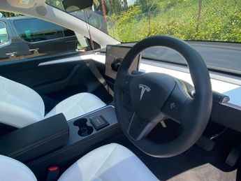 Tesla Model Y Auto RWD 5dr