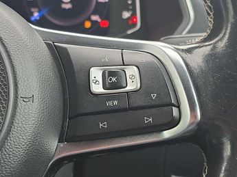 Volkswagen Tiguan 2.0 TDI R-Line Tech DSG Euro 6 (s/s) 5dr