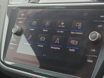 Volkswagen Tiguan 2.0 TDI R-Line Tech DSG Euro 6 (s/s) 5dr