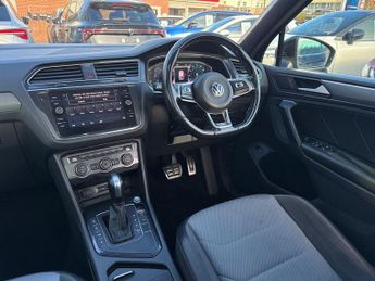 Volkswagen Tiguan 2.0 TDI R-Line Tech DSG Euro 6 (s/s) 5dr