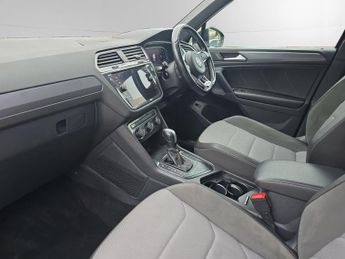 Volkswagen Tiguan 2.0 TDI R-Line Tech DSG Euro 6 (s/s) 5dr