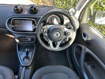 Smart fortwo 17.6kWh Premium Auto 2dr (22kW Charger)