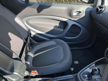 Smart fortwo 17.6kWh Premium Auto 2dr (22kW Charger)