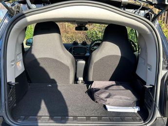 Smart fortwo 17.6kWh Premium Auto 2dr (22kW Charger)