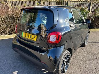 Smart fortwo 17.6kWh Premium Auto 2dr (22kW Charger)