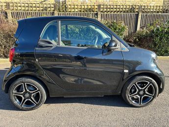 Smart fortwo 17.6kWh Premium Auto 2dr (22kW Charger)