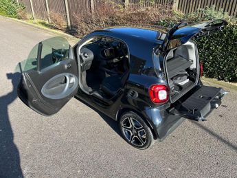 Smart fortwo 17.6kWh Premium Auto 2dr (22kW Charger)