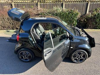Smart fortwo 17.6kWh Premium Auto 2dr (22kW Charger)