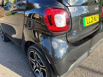 Smart fortwo 17.6kWh Premium Auto 2dr (22kW Charger)