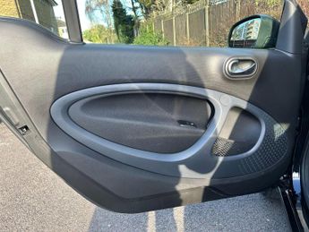 Smart fortwo 17.6kWh Premium Auto 2dr (22kW Charger)