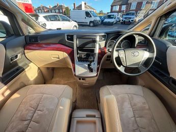 Toyota Alphard GGH25 8 seater v6 AWD