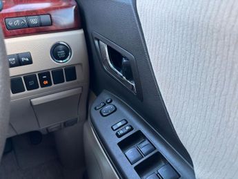 Toyota Alphard GGH25 8 seater v6 AWD