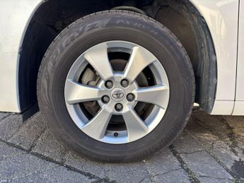 Toyota Alphard GGH25 8 seater v6 AWD