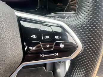 Volkswagen Golf 1.5 eTSI MHEV R-Line DSG Euro 6 (s/s) 5dr