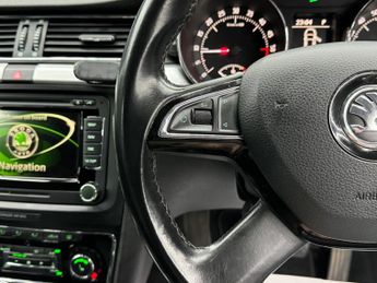Skoda Superb 2.0 TDI Elegance DSG Euro 5 (s/s) 5dr