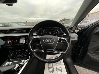 Audi E-Tron TECHNIK 50 QUATTRO