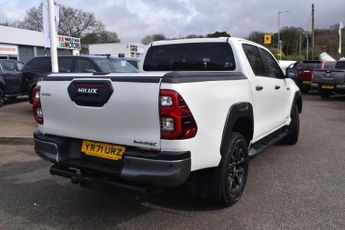 Toyota Hilux 2.8 D-4D Invincible X 4WD Euro 6 (s/s) 4dr