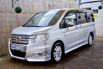 Honda Stepwagon 2.0 SPADA Z - PANORAMIC GLASS ROOF