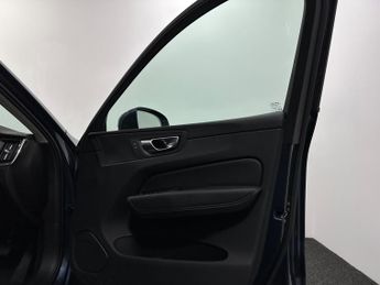 Volvo XC60 2.0 B4 MHEV Momentum Auto AWD Euro 6 (s/s) 5dr