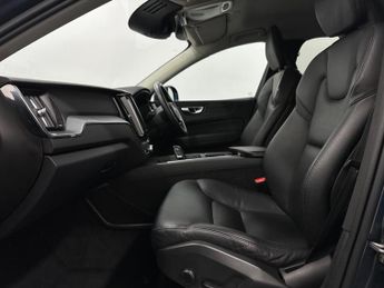 Volvo XC60 2.0 B4 MHEV Momentum Auto AWD Euro 6 (s/s) 5dr