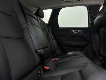 Volvo XC60 2.0 B4 MHEV Momentum Auto AWD Euro 6 (s/s) 5dr
