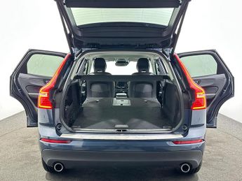 Volvo XC60 2.0 B4 MHEV Momentum Auto AWD Euro 6 (s/s) 5dr