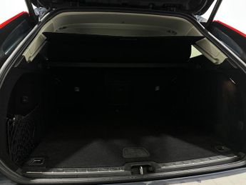 Volvo XC60 2.0 B4 MHEV Momentum Auto AWD Euro 6 (s/s) 5dr