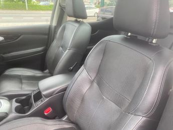 Nissan Qashqai 1.2 DIG-T Tekna XTRON 2WD Euro 6 (s/s) 5dr