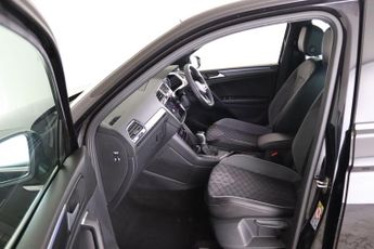Volkswagen Tiguan 2.0 TDI R-Line DSG Euro 6 (s/s) 5dr