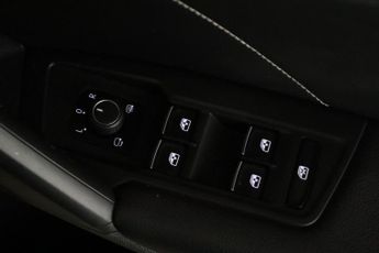 Volkswagen Tiguan 2.0 TDI R-Line DSG Euro 6 (s/s) 5dr