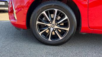Toyota Yaris 1.5 VVT-h Icon Tech E-CVT Euro 6 (s/s) 5dr