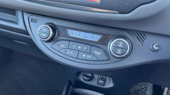 Toyota Yaris 1.5 VVT-h Icon Tech E-CVT Euro 6 (s/s) 5dr