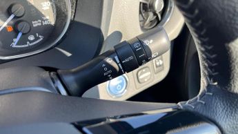 Toyota Yaris 1.5 VVT-h Icon Tech E-CVT Euro 6 (s/s) 5dr