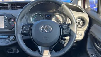 Toyota Yaris 1.5 VVT-h Icon Tech E-CVT Euro 6 (s/s) 5dr