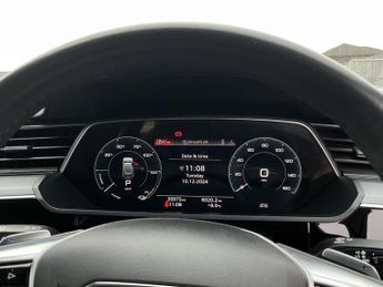 Audi E-Tron TECHNIK 50 QUATTRO
