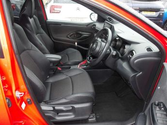 Toyota Yaris 1.5 VVT-h Launch Edition E-CVT Euro 6 (s/s) 5dr